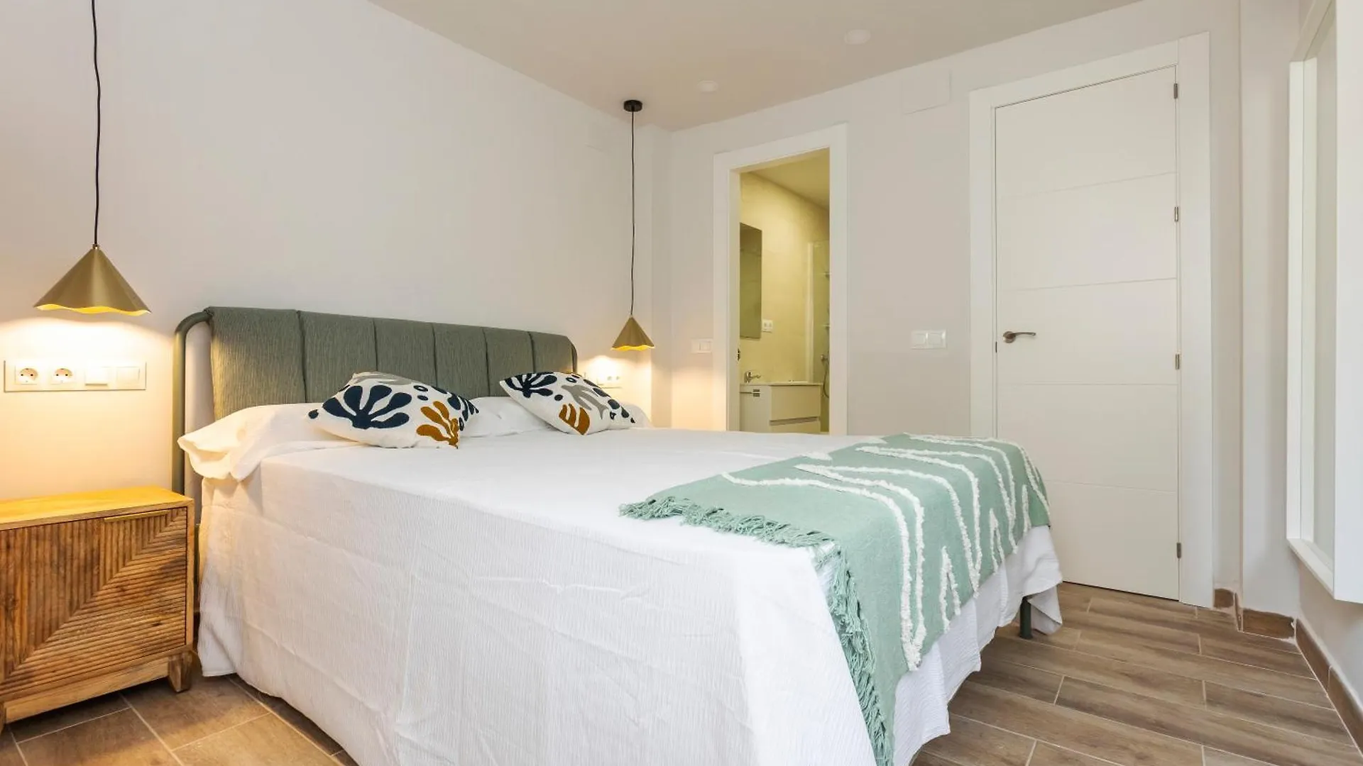 Malaga Chic Retreat Apartment