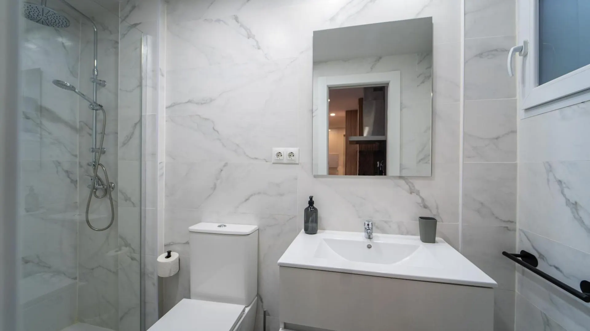 Malaga Chic Retreat Apartment